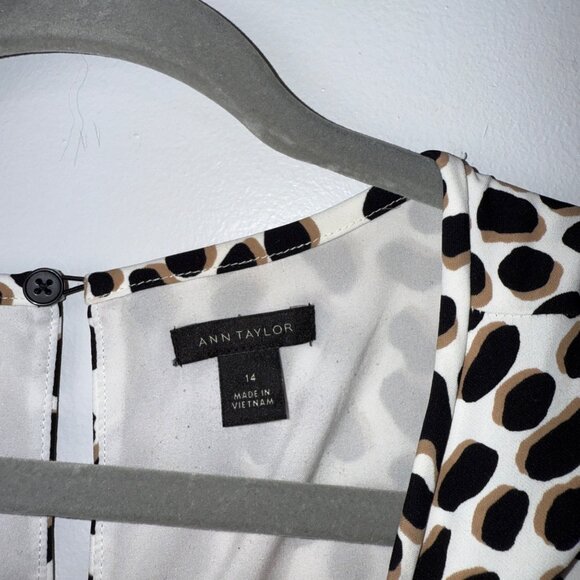 Ann Taylor Womens Animal Print Dress Size 14 Short Sleeves Pullover - Picture 6 of 8